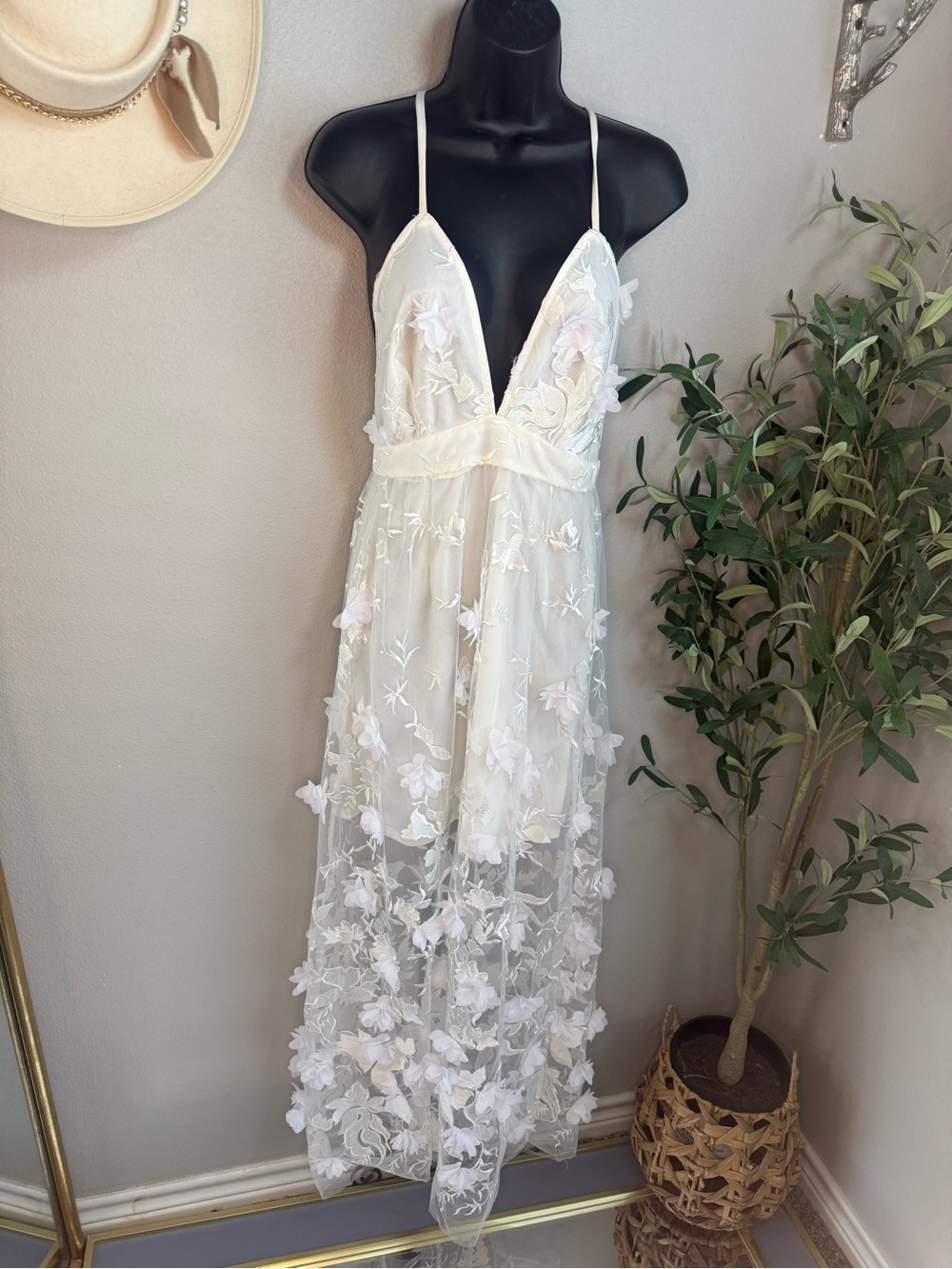 Venus 3D Floral Appliqué Embroidered Maxi Slip Dress | Size 4